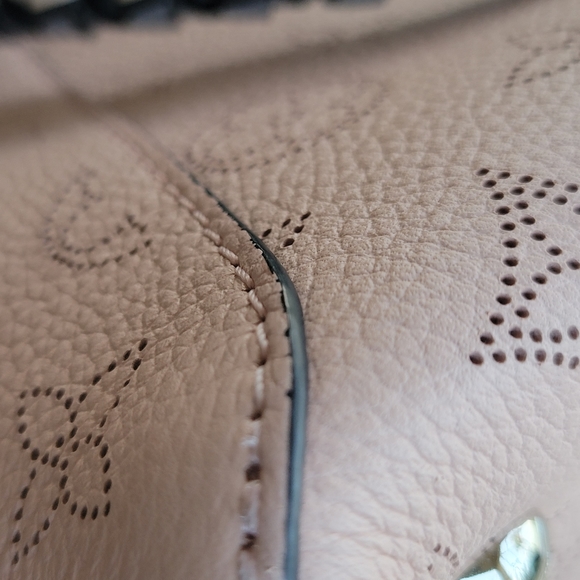 Sold Louis vuitton Monogram PM Pink Mahina Hina Crossbody - Picture 8 of 16